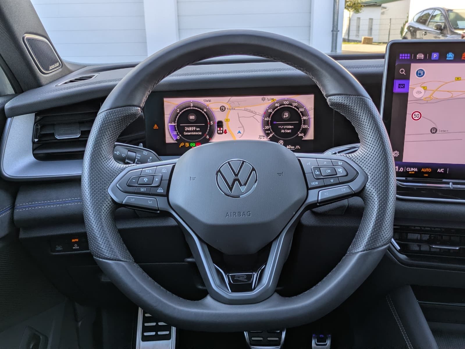 Fahrzeugabbildung Volkswagen Tayron 2.0 TDI 4M R-Line BLACK*7Si*MATRIX*PANO