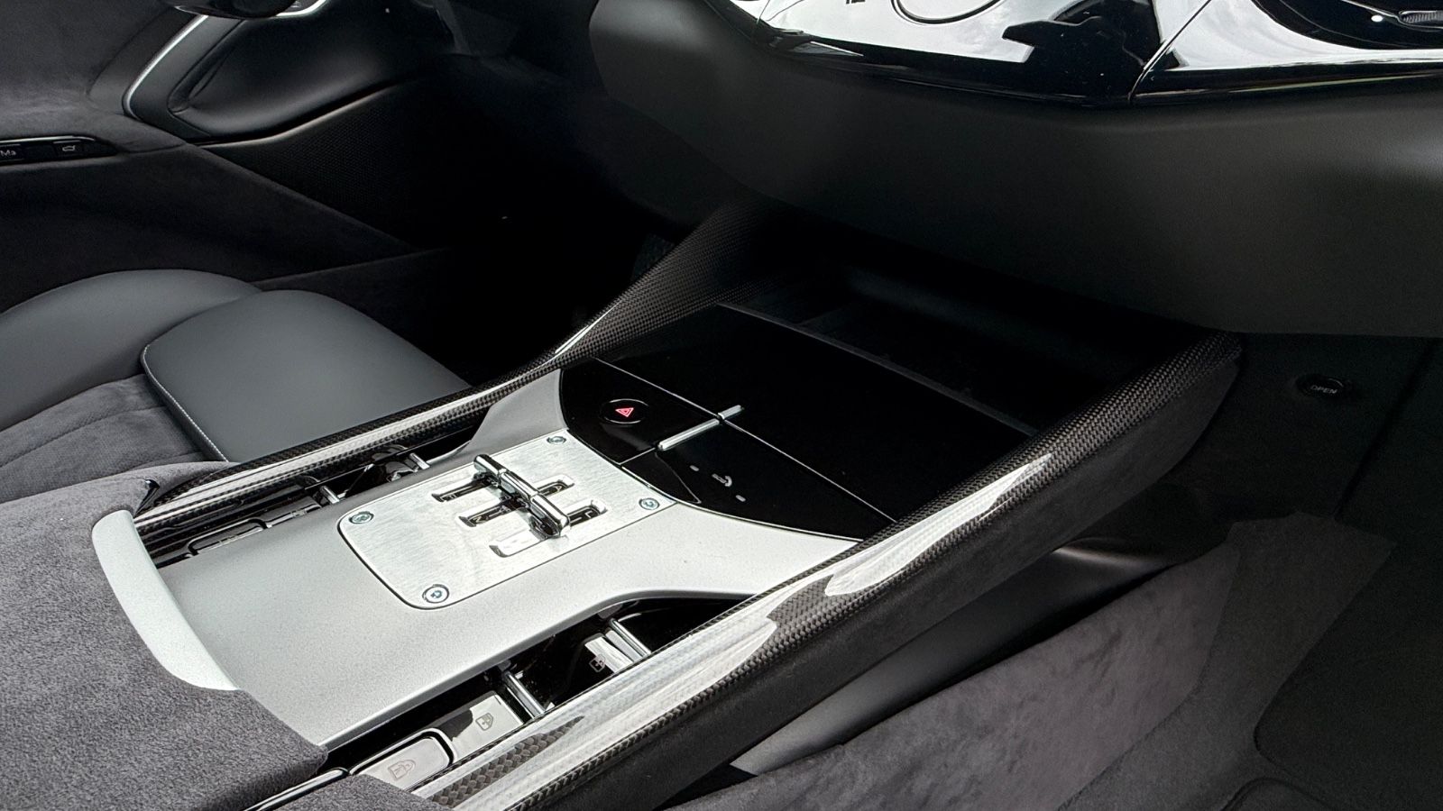 Fahrzeugabbildung Ferrari Purosangue*Voll Carbon*Massage Sitze*JBL*LED