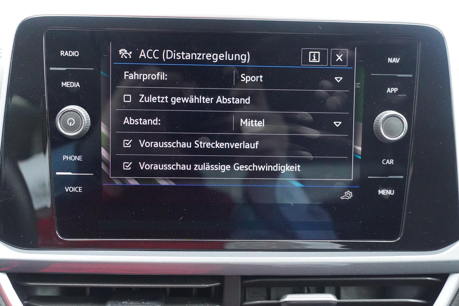Volkswagen T-Roc 1.0 TSI Style IQ-Light Navi Teilleder ACC, миниатюра 17