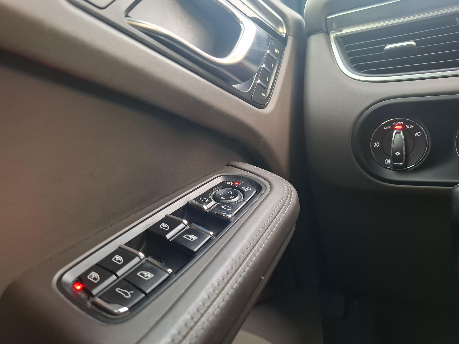 Porsche Macan S 3.0 V6 258ch - 1 ère main - Toit ouvrant - Camera - Carnet entretien - Hayon éléctrique - Led