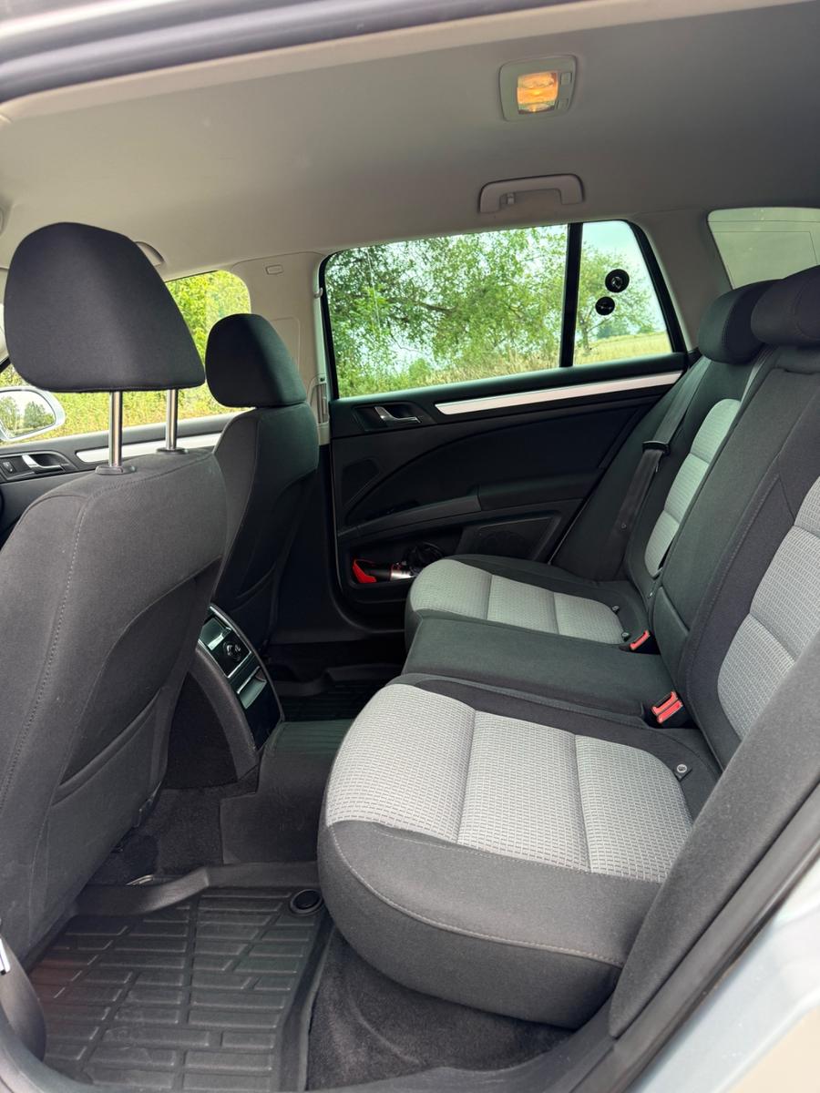 Skoda Superb 2013 — photo 11
