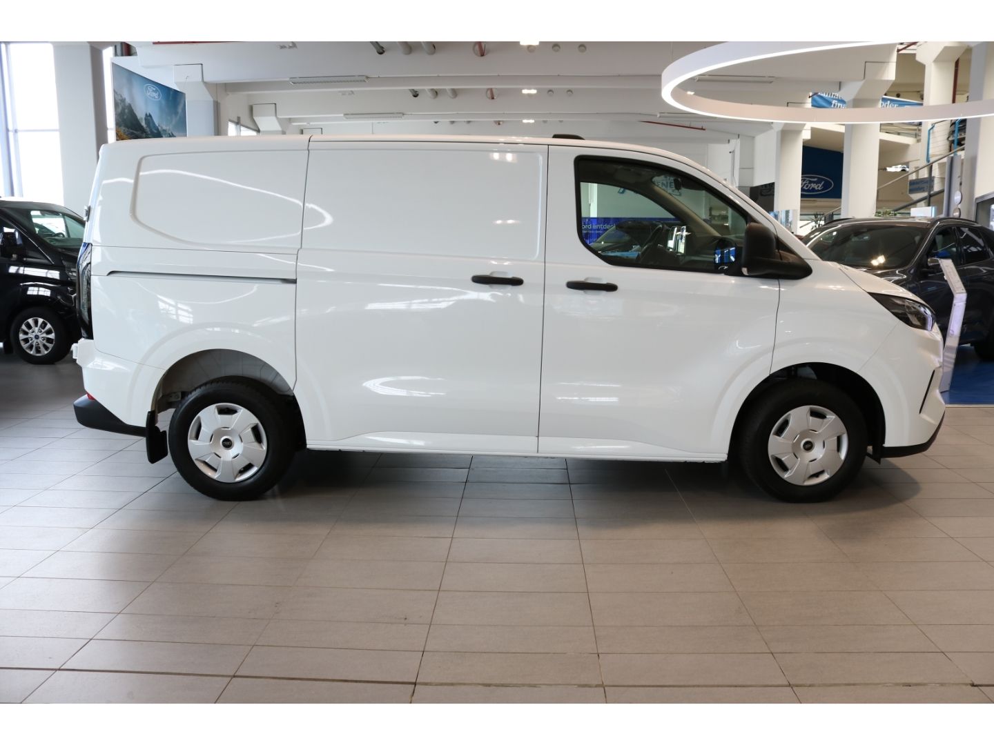 Fahrzeugabbildung Ford Transit Custom 300 L1 Trend 2,0 Ecoblue 136 PS