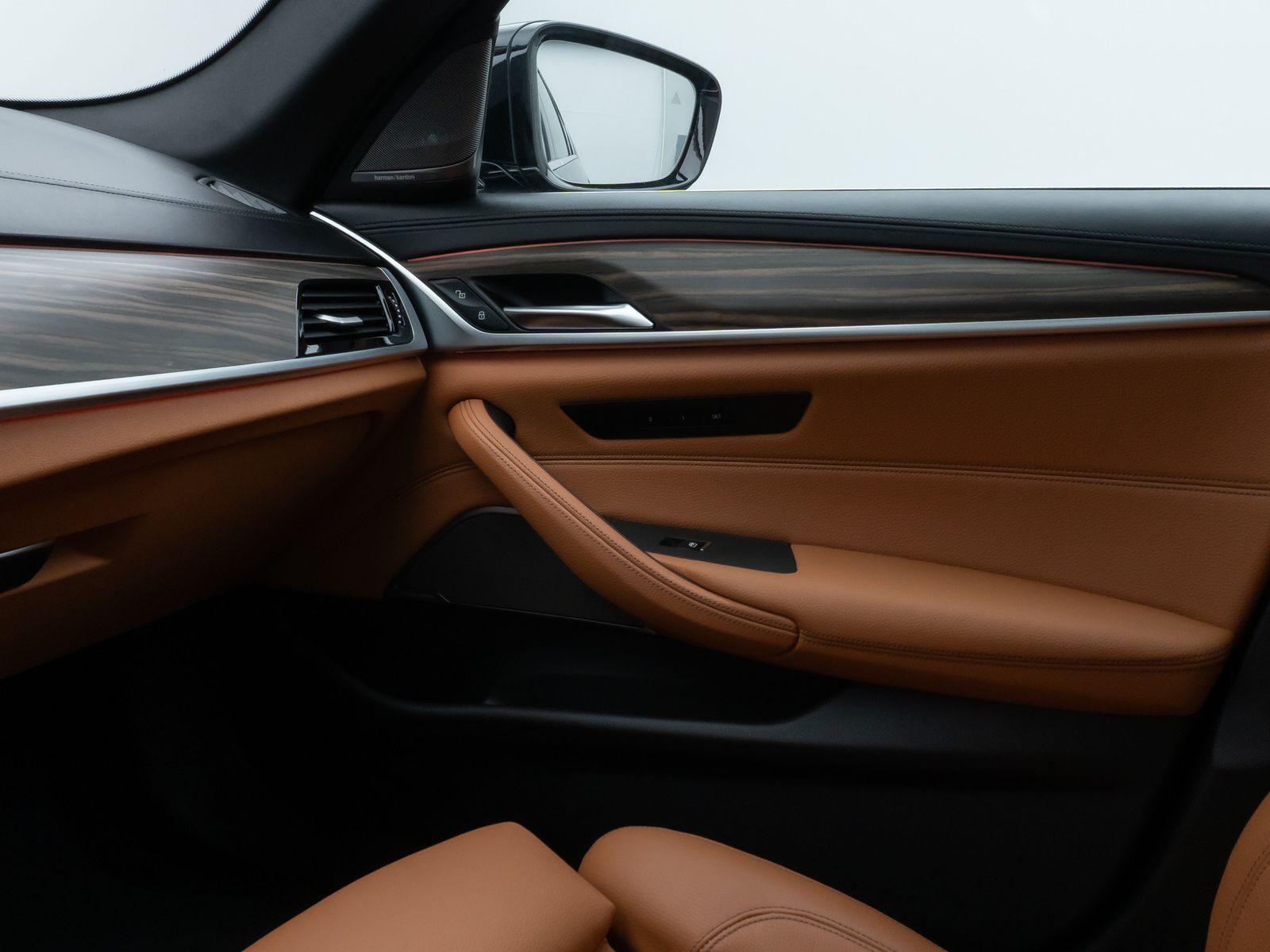 Fahrzeugabbildung BMW 540d xD Kamera Glasdach Laser HUD DAB H/K AHK