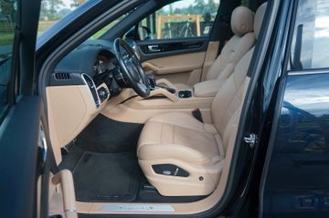 Porsche Cayenne - 11