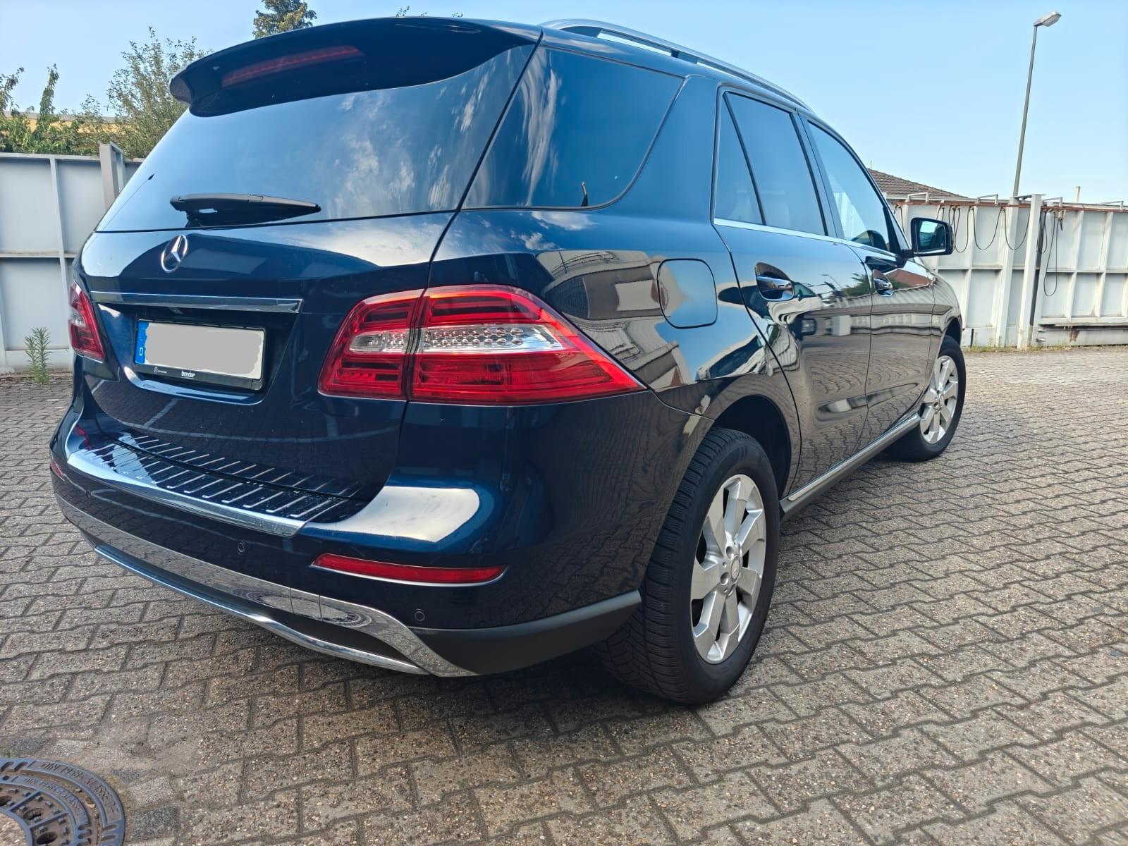 Mercedes-Benz ML350 BlueTEC 4MATIC-STH.-PANOR.D-AHK,VOLLEDER
