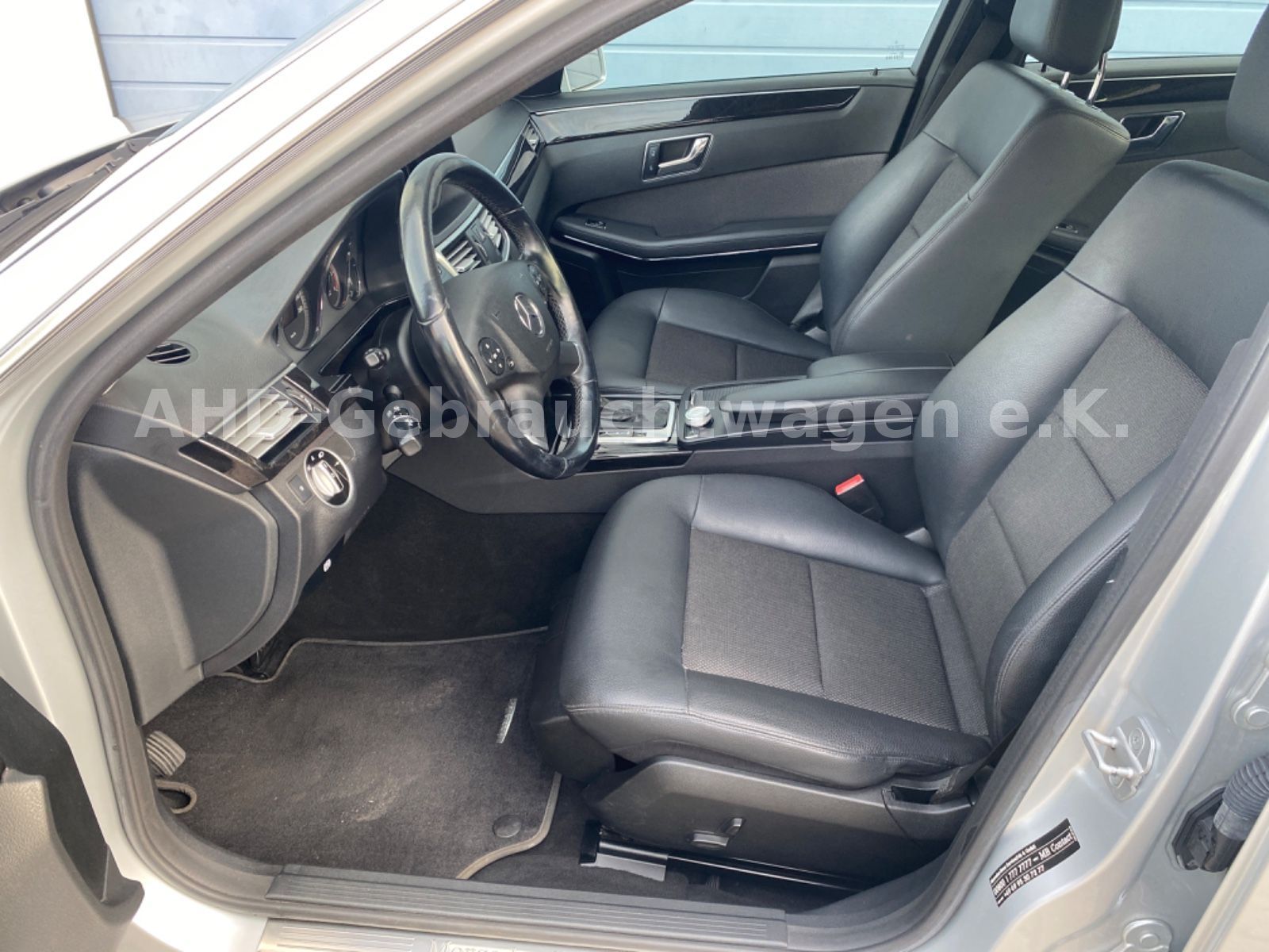 Fahrzeugabbildung Mercedes-Benz E 220 CDI BlueEfficiency  Avantgarde