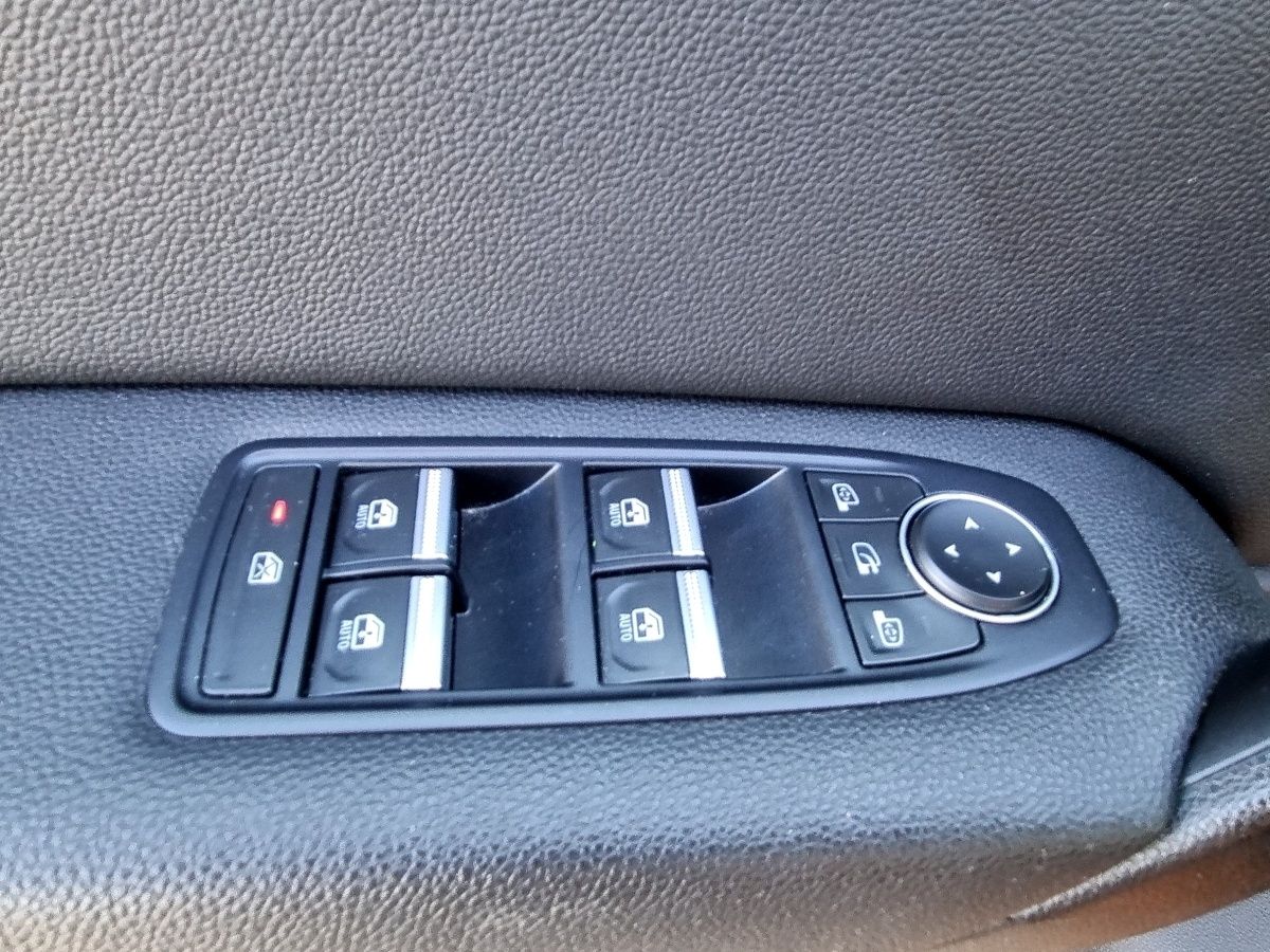 Fahrzeugabbildung Renault Captur INTENS TCe 100