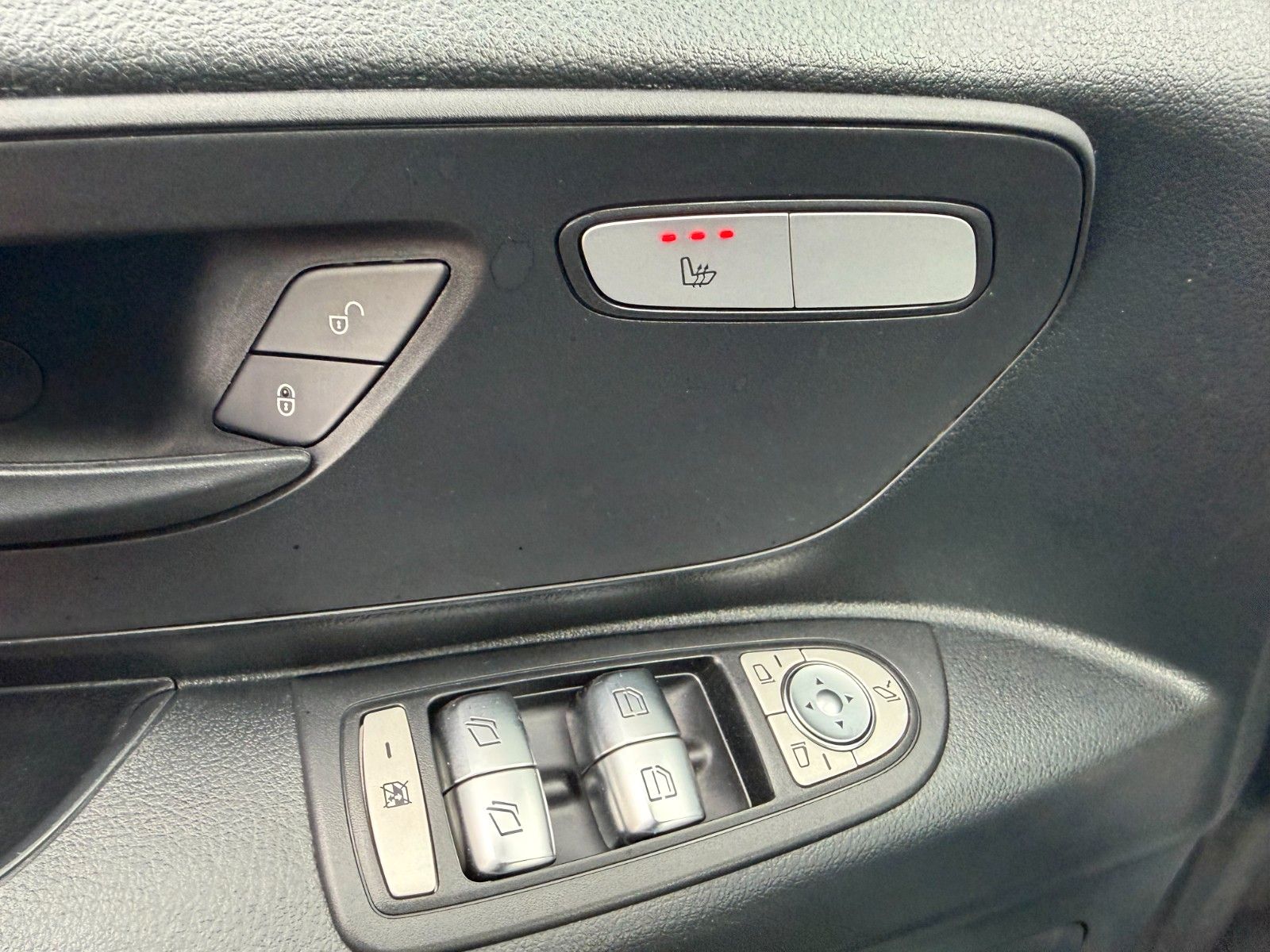 Fahrzeugabbildung Mercedes-Benz Vito 116 CDI Tourer 4x4 AHK2,5to 2xKlima