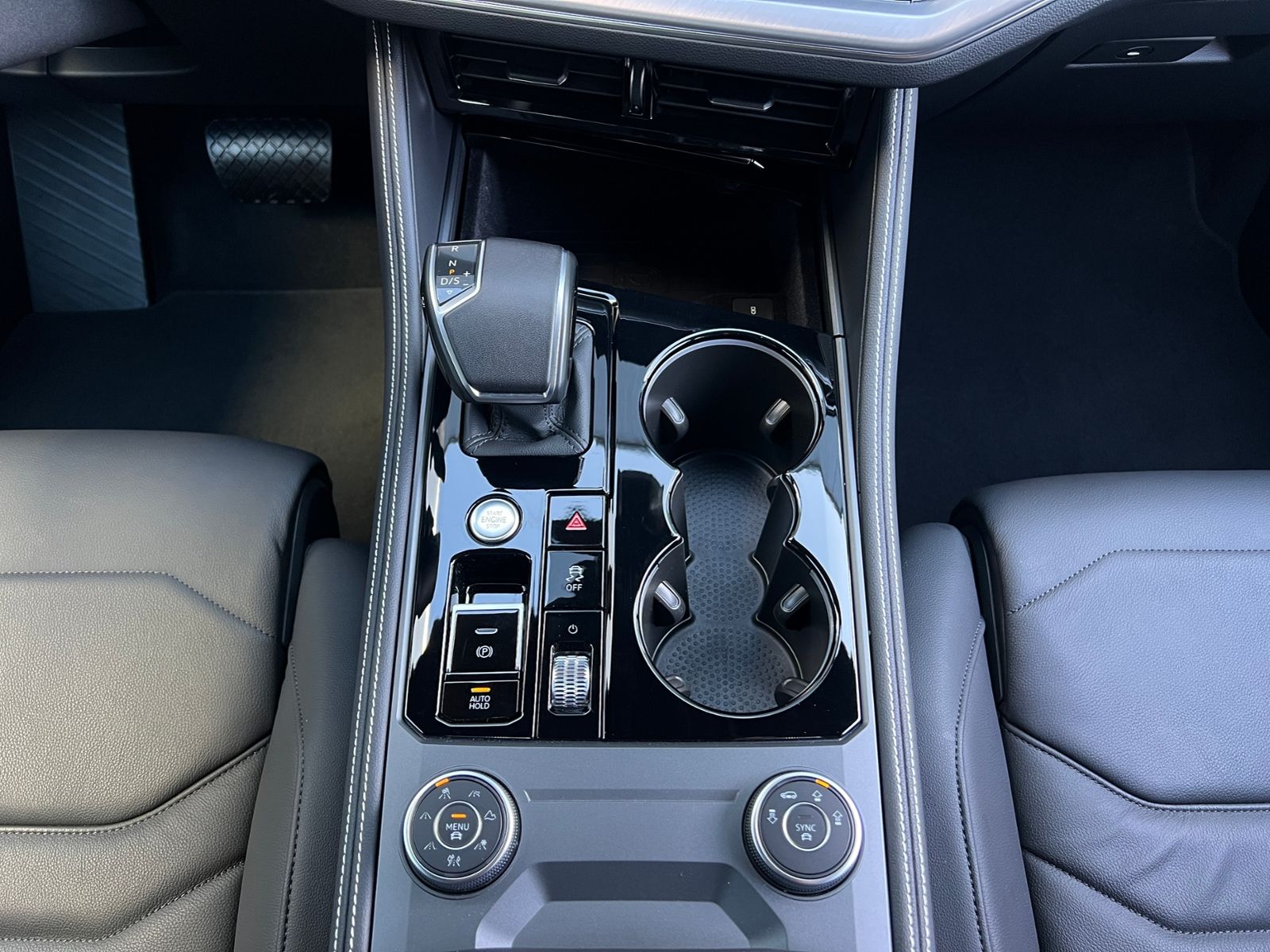 Fahrzeugabbildung Volkswagen Touareg 3.0 TDI 4MOTION *AHK, Luftfederung, 19*-