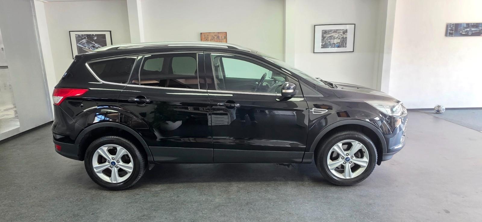 Ford Kuga 1,5 AHK Klima PDC TÜV 07/2028