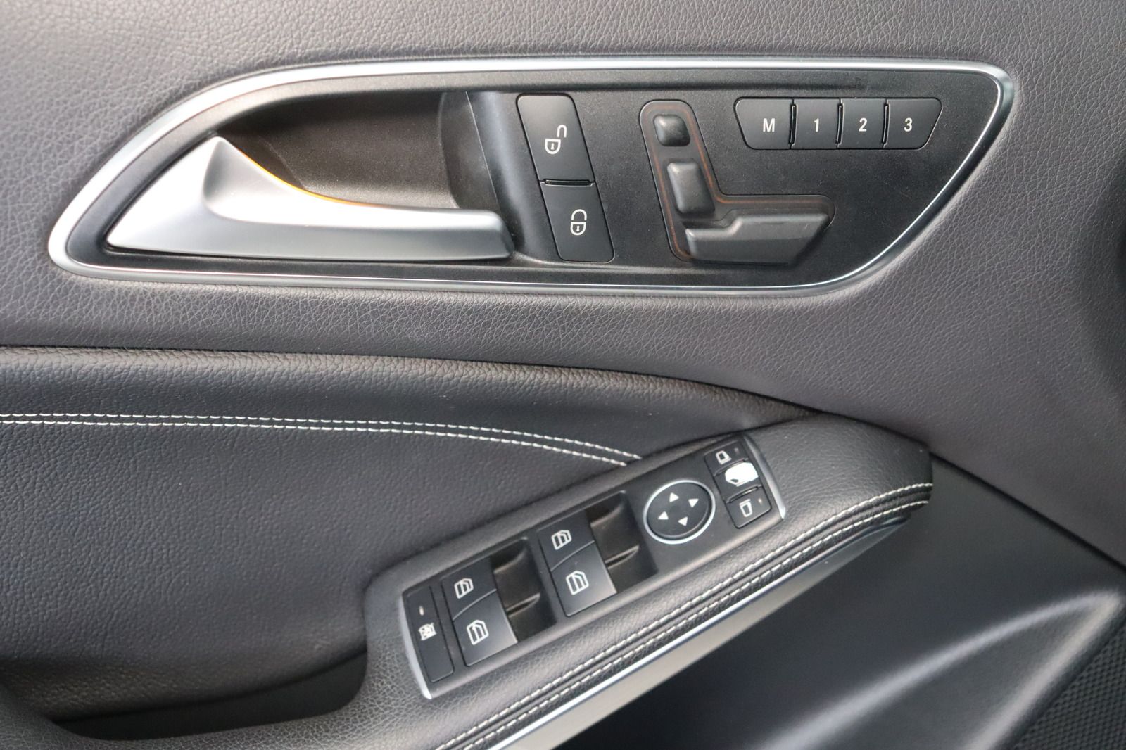 Fahrzeugabbildung Mercedes-Benz A 200 CDI * Bi-Xenon * Navi * Teilleder
