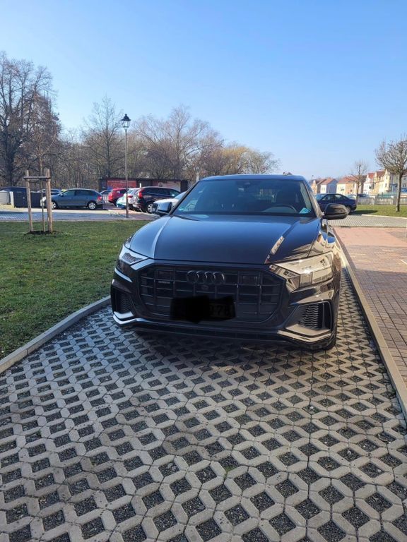Image of Audi Q8