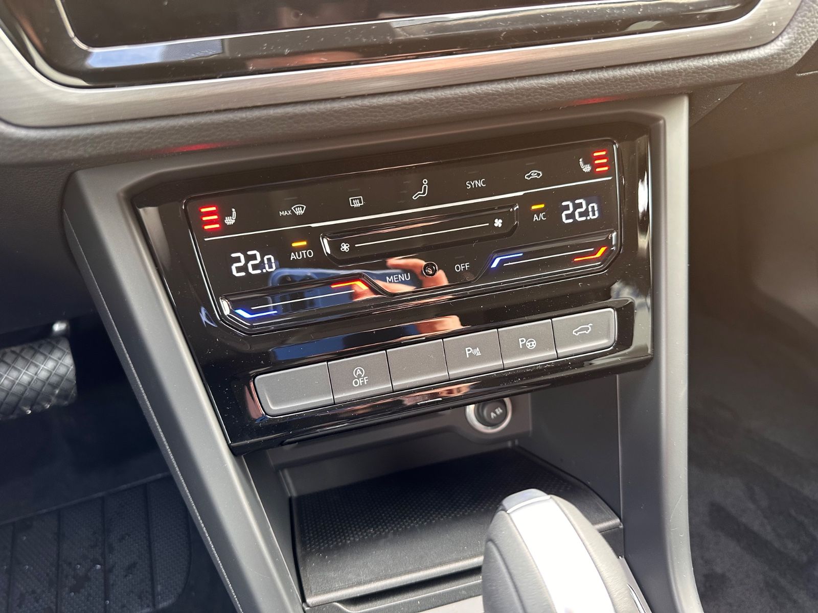 Fahrzeugabbildung Volkswagen Touran Comfortline 1.5 TSI DSG AHK/LED/Navi/SHZG