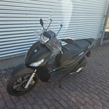 Piaggio Medley s ABS 125 hohe Scheibe - PIAGGIO ROLLER 125
