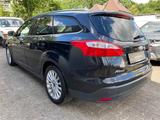 Ford Focus Turnier 1.6 Titanium - Ford Focus aus 2011: Turnier