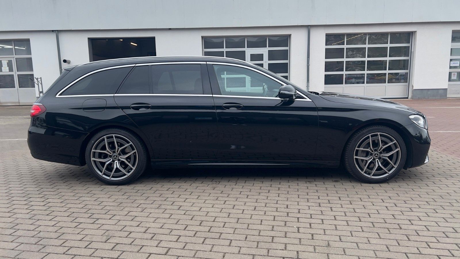 Fahrzeugabbildung Mercedes-Benz MIETKAUF*E 200 T-Modell AMG Line*MIETKAUF