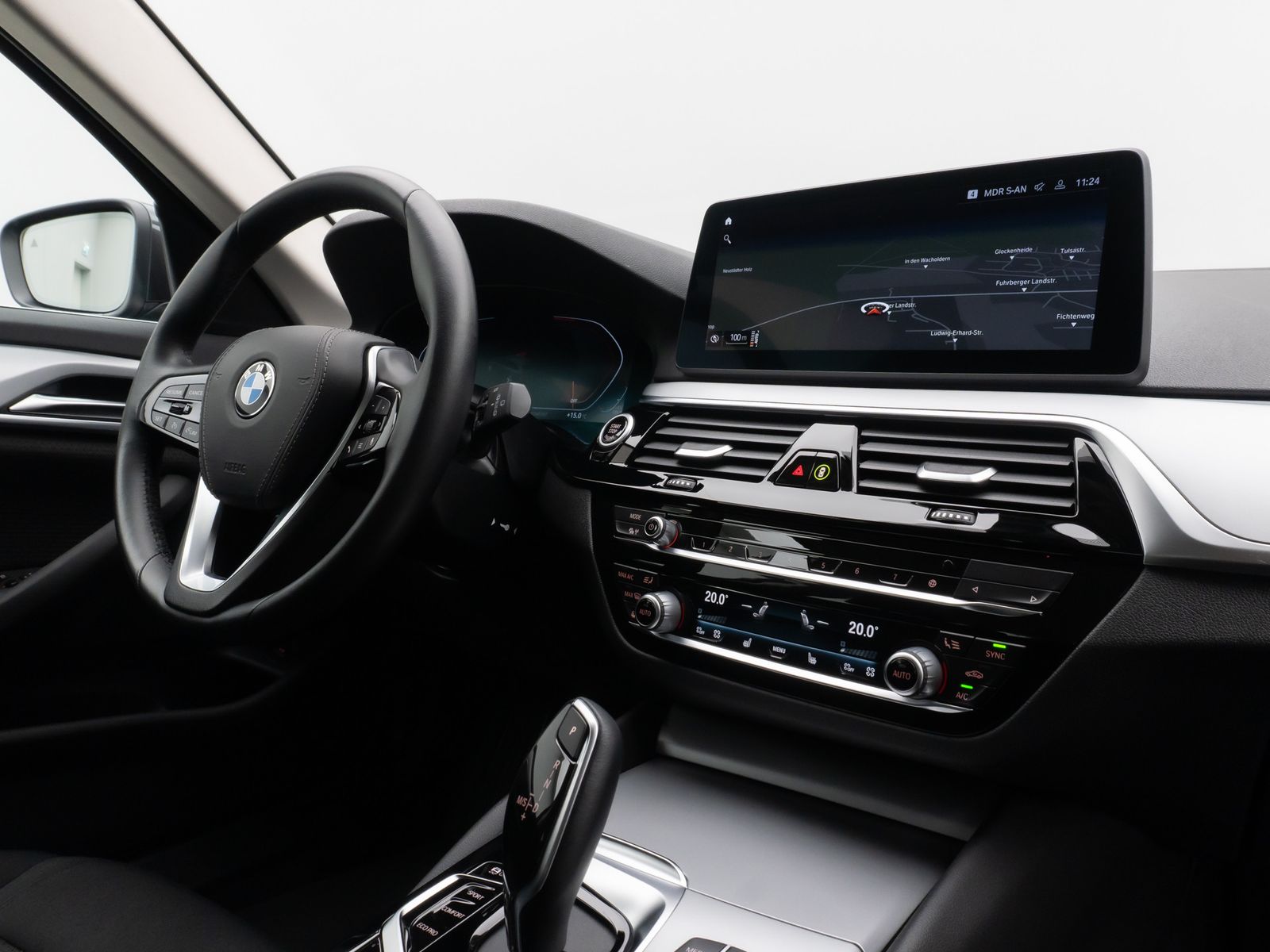 Fahrzeugabbildung BMW 520d Kamera HUD DAB 4xKlima DrivingAssist Alarm
