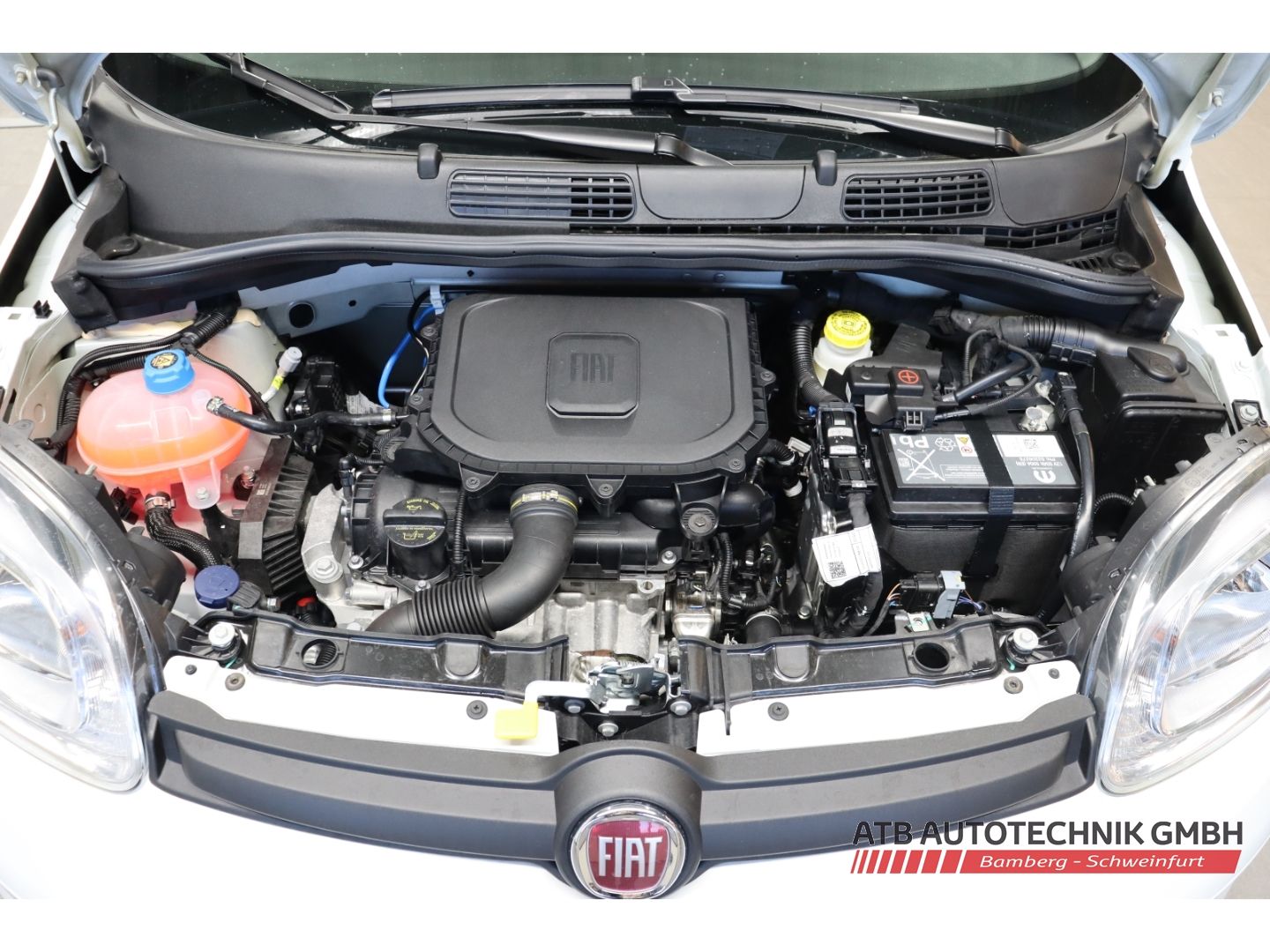 Fahrzeugabbildung Fiat Panda Hybrid 1,0 GSE 51kW (70 PS) City-Paket DAB