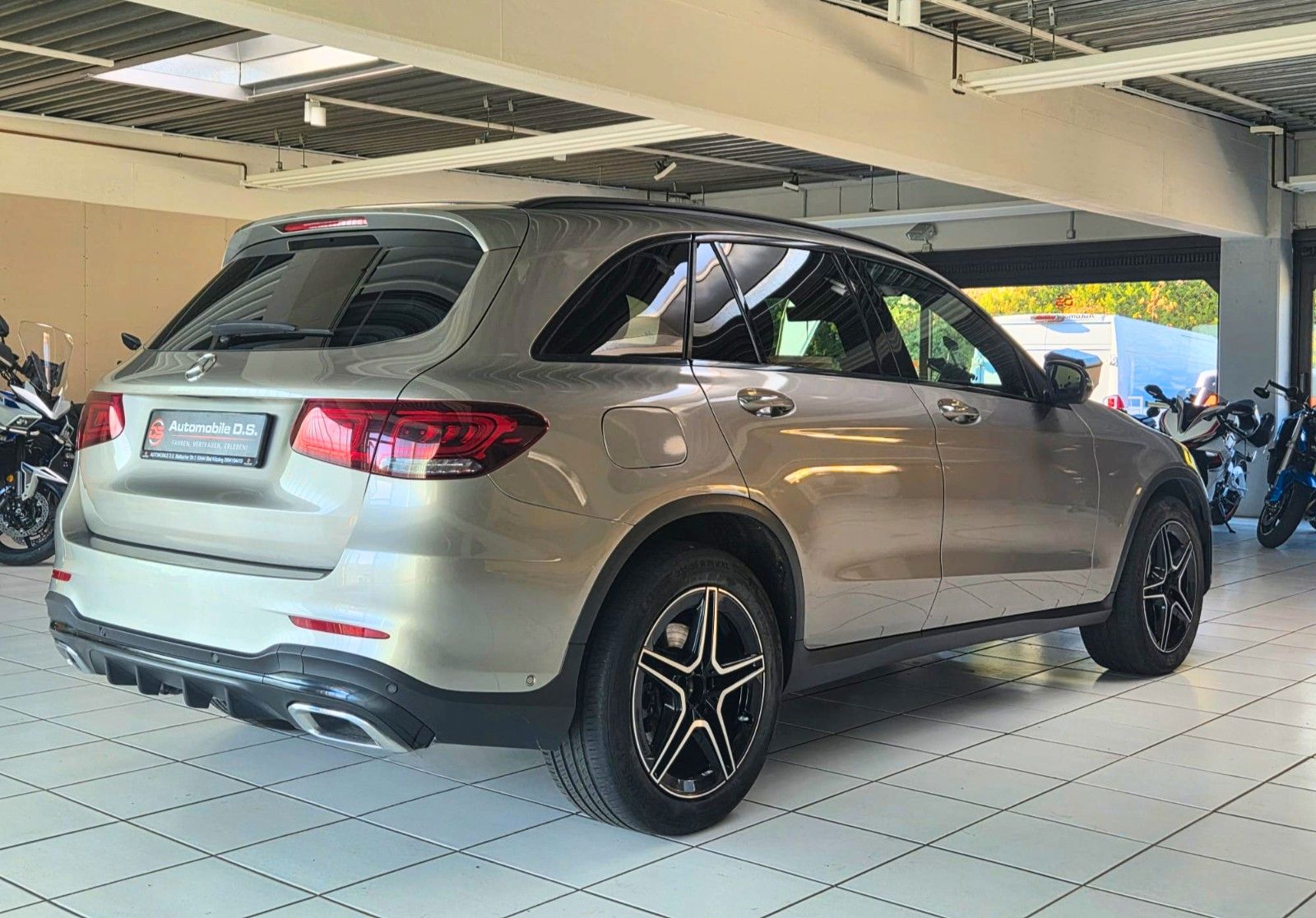 MERCEDES-BENZ GLC 200 — zdjęcie 5