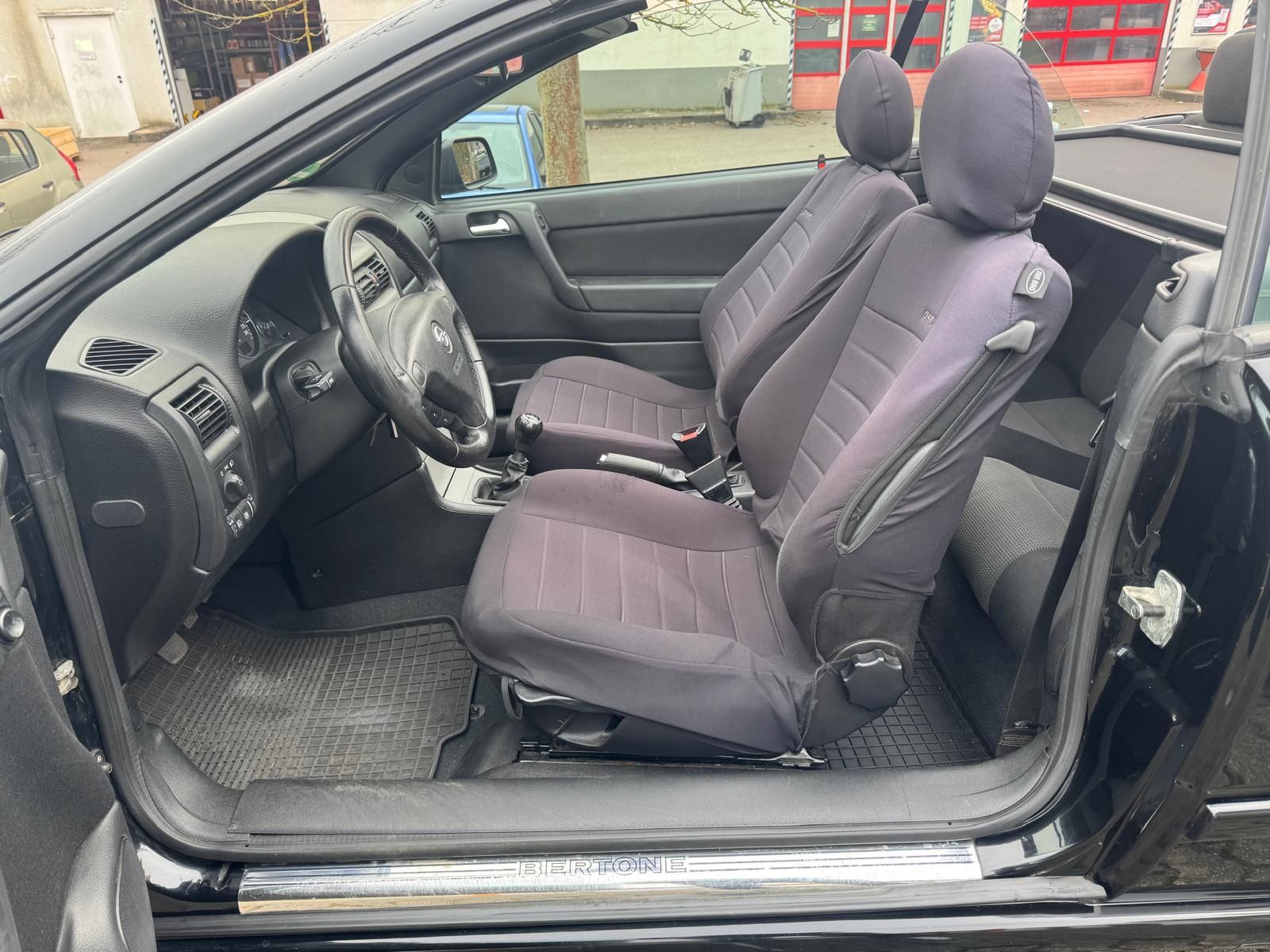 Fahrzeugabbildung Opel Astra Cabrio 1.6 TWINPORT Bertone
