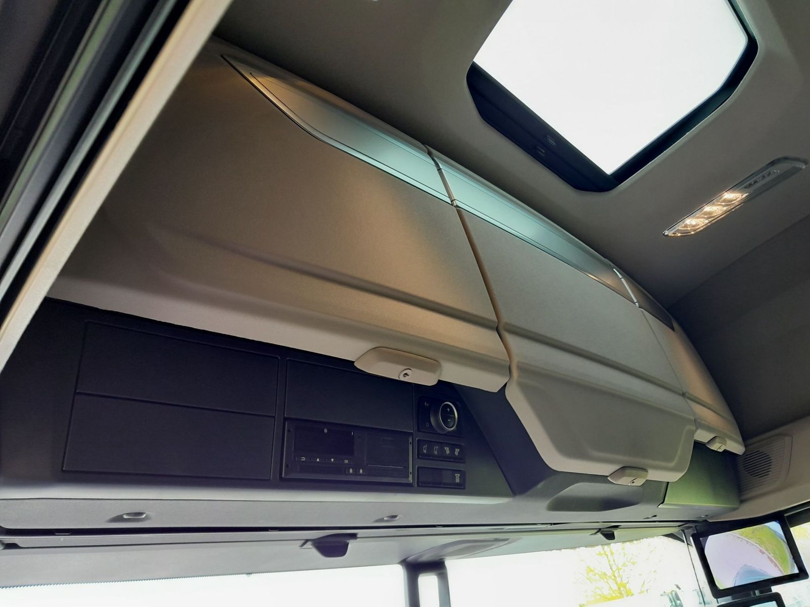 Fahrzeugabbildung DAF FT XG+ 530 EMERALD EDITION