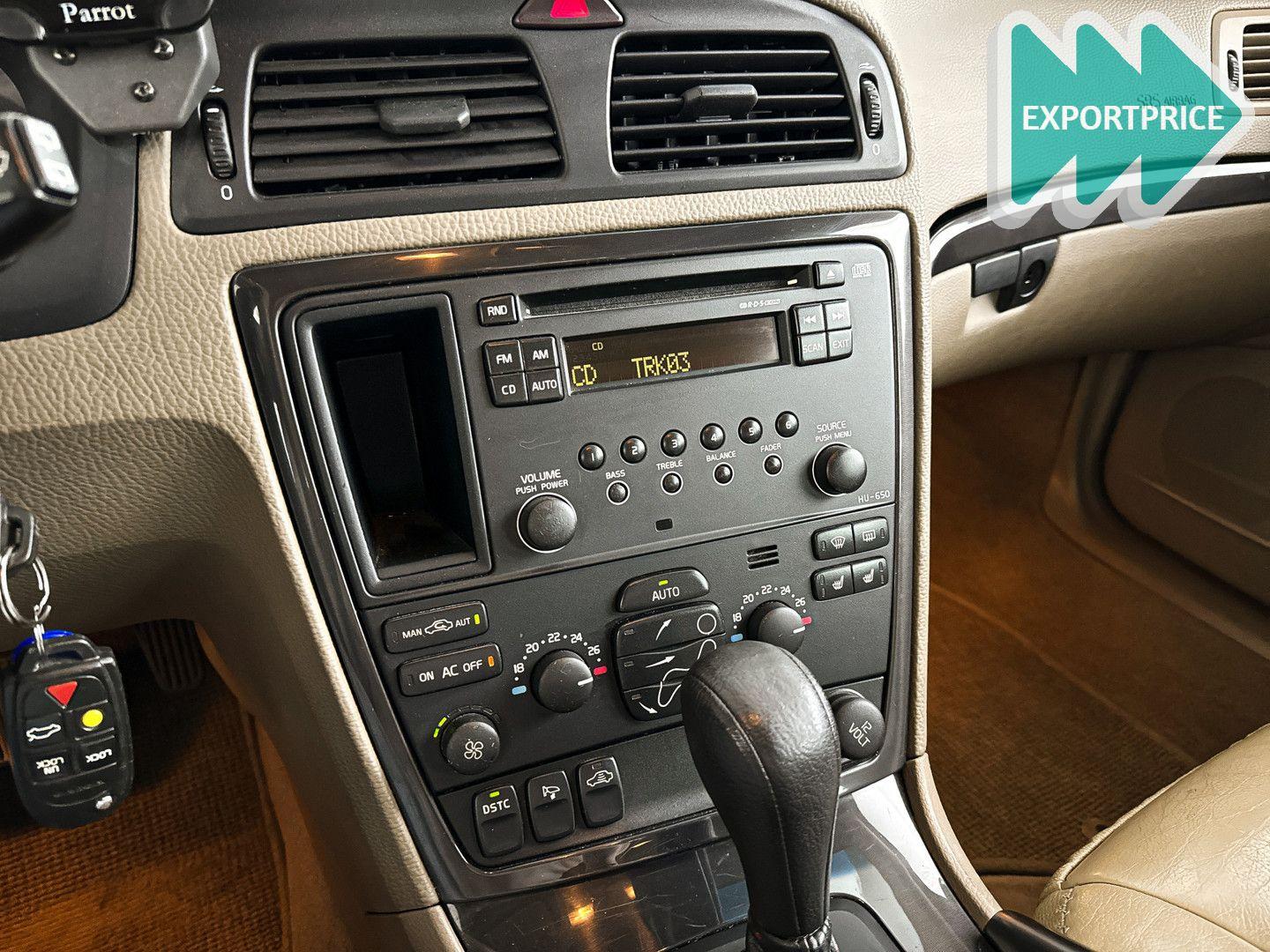 Volvo XC70 2006 — photo 16