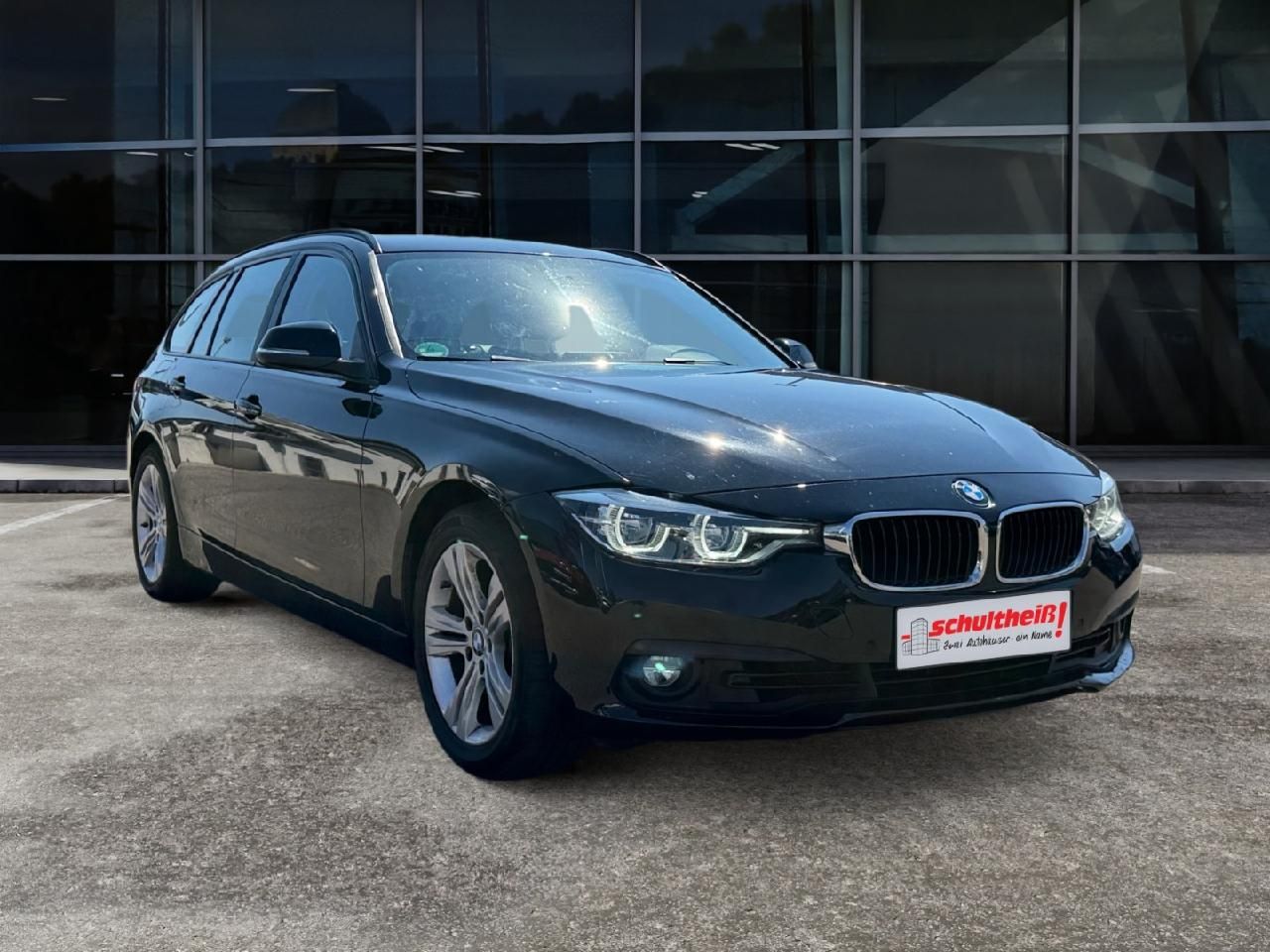 Fahrzeugabbildung BMW 3 Touring 320 i Advantage