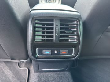 VW Passat Variant 2.0TDI Elegance DSG+Alcantara+LED, Bild 36