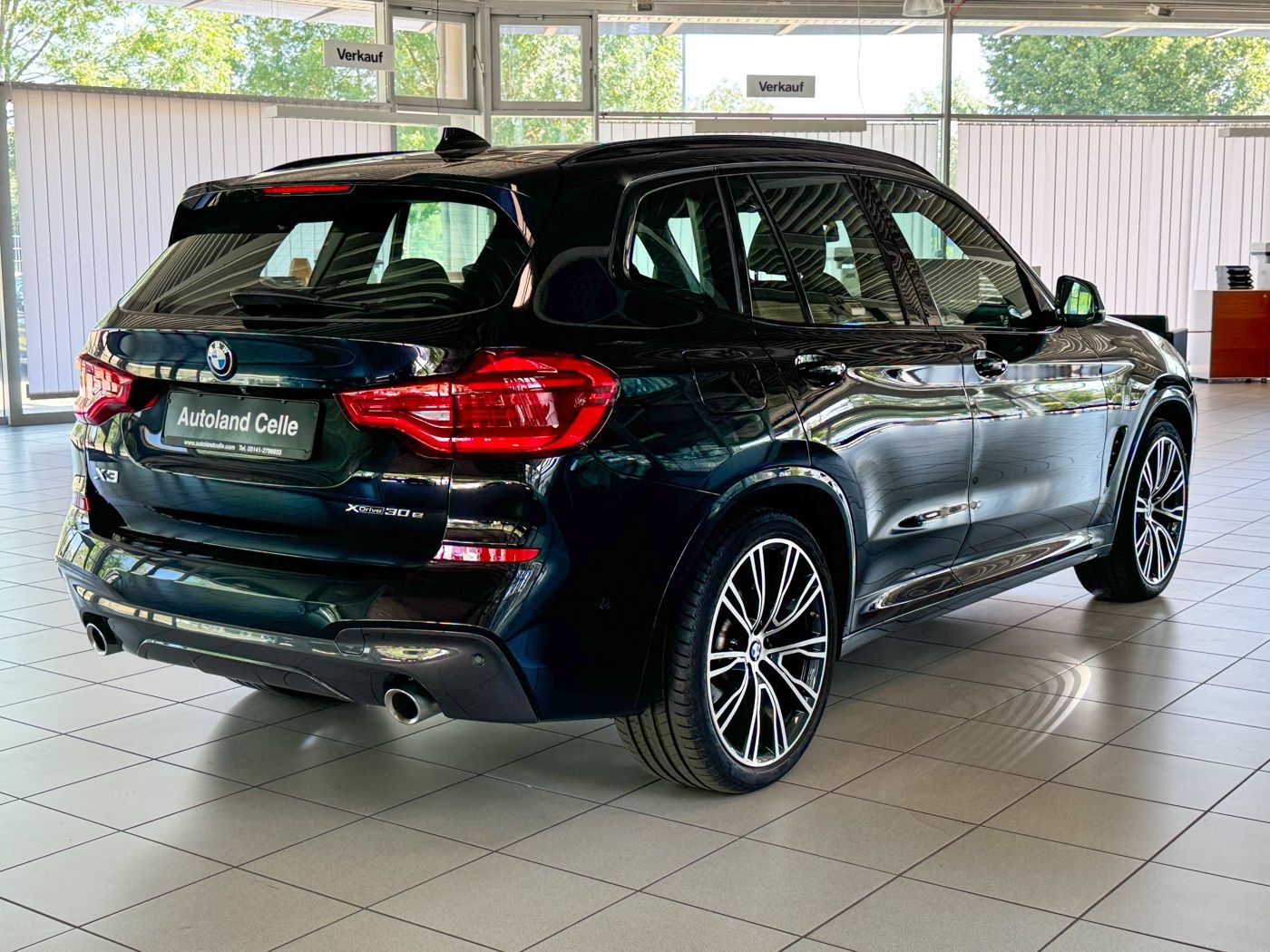 Fahrzeugabbildung BMW X3 xD30e M Sport Panoram Kamera HUD DAB HiFi 21"