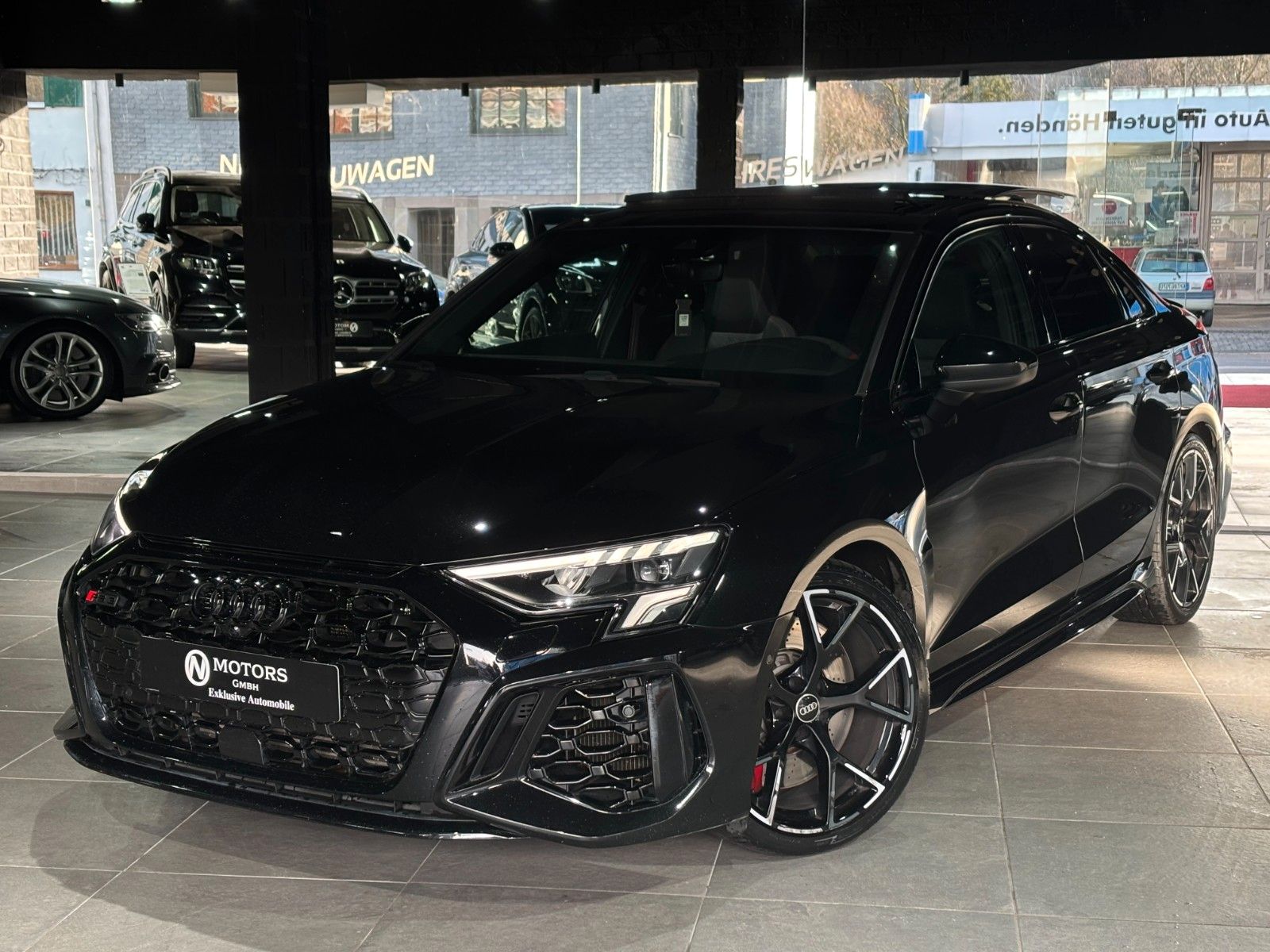 Fahrzeugabbildung Audi RS3 Lim. *Panorama*RS-Sitze*Carplay*SportAuspuff