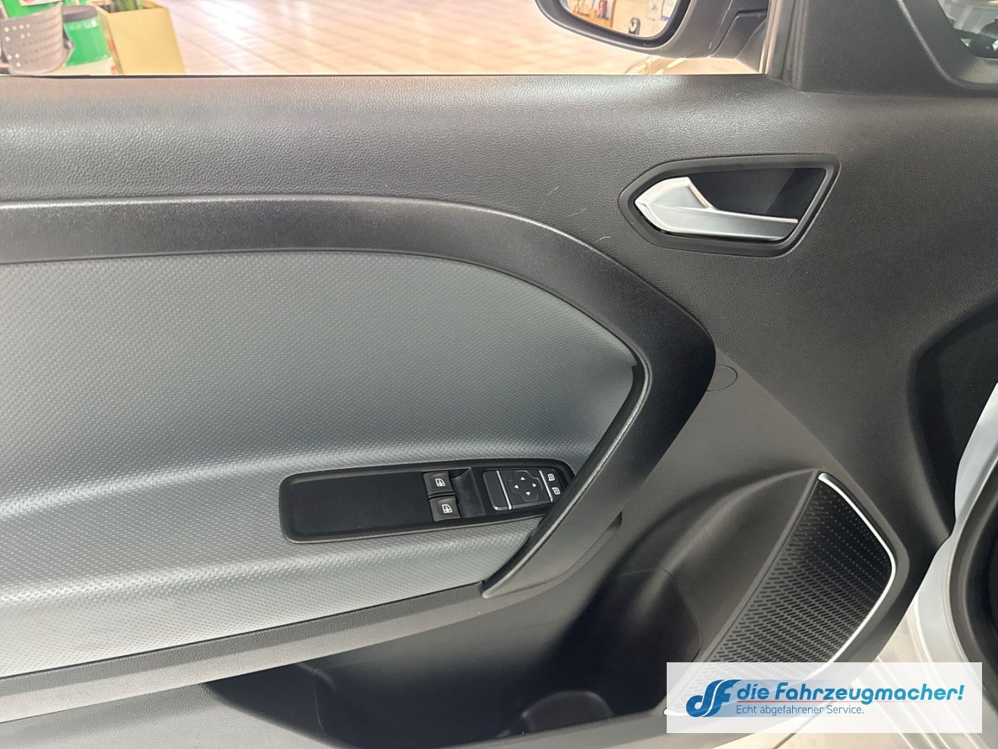 Fahrzeugabbildung Mercedes-Benz Citan Kombi 113 Tourer AHK DAB SHZ Totwi Spur.Ve