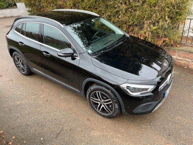 Mercedes-Benz GLA 220 d 4MATIC DCT