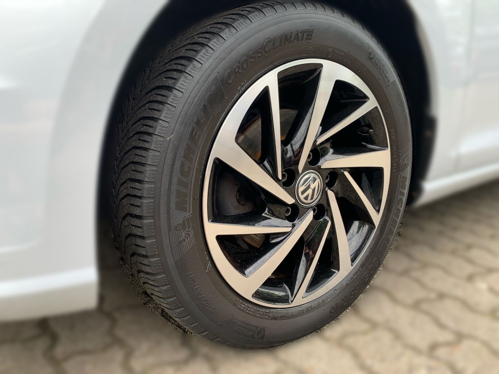 Fahrzeugabbildung Volkswagen Golf VII 1.0 TSI BMT/Start-Stopp Join Navi