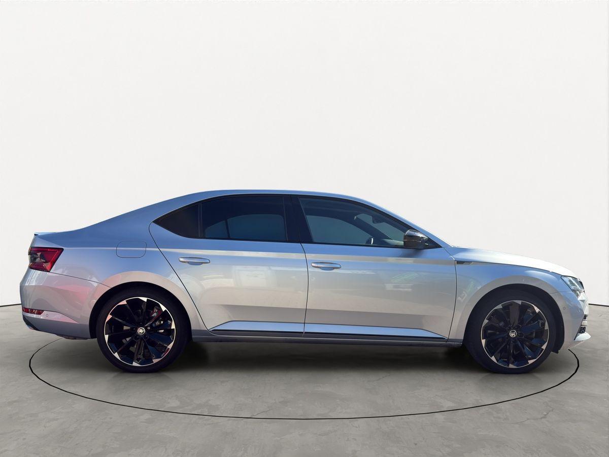 Skoda Superb 4x4 2.0 TSI Sportline LED Navi Kamera Tot