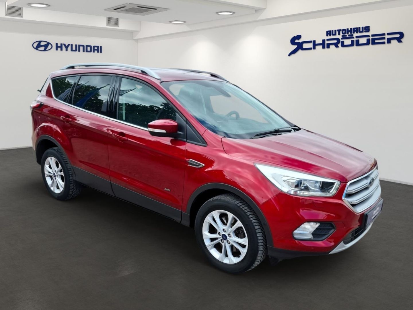 Fahrzeugabbildung Ford Kuga Titanium 1.5 AT Klima Rückfahrkamera PDC