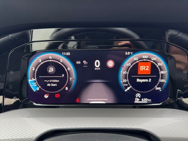 Fahrzeugabbildung Volkswagen Golf VIII 1,5 l TSI Style 6-Gang KLIMA LED NAVI