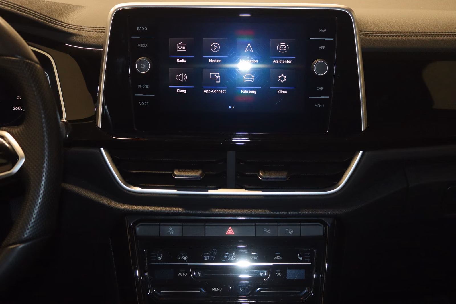 Volkswagen T-Roc 2.0 TSI DSG 4M. R-Line-NAV-IQ-VIRT.-AHK-, миниатюра 16