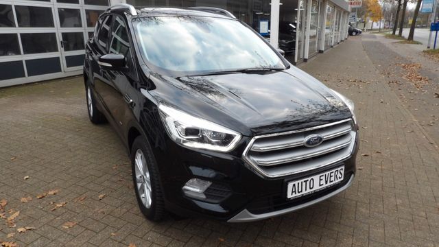 Ford Kuga Titanium*AWD*Panorama*Automatik*AHK*Xenon*