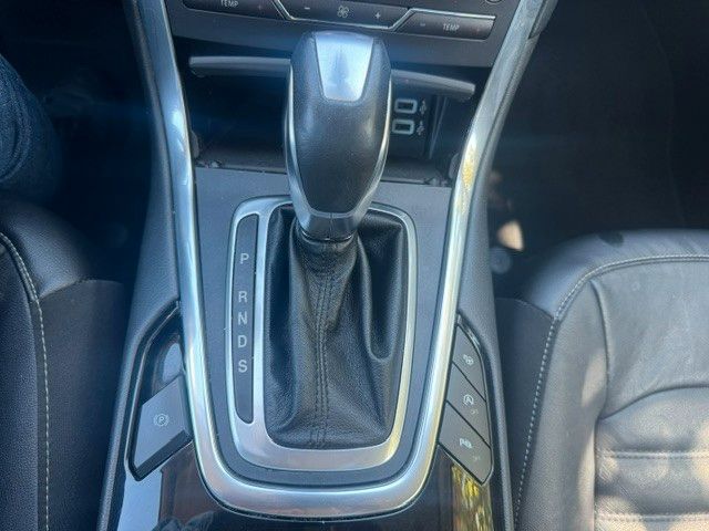Fahrzeugabbildung Ford Galaxy Titanium AWD LEDER 7 SITZER LED KAMERA