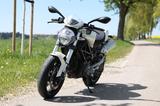 Ducati Monster 696 in weiß - Offers