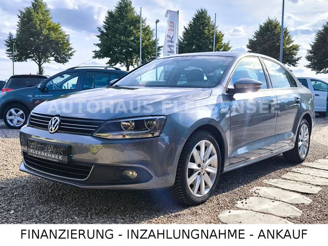 Volkswagen Jetta VI Highline *2.HD*90TKM*SHZG*TÜV NEU*PDC*