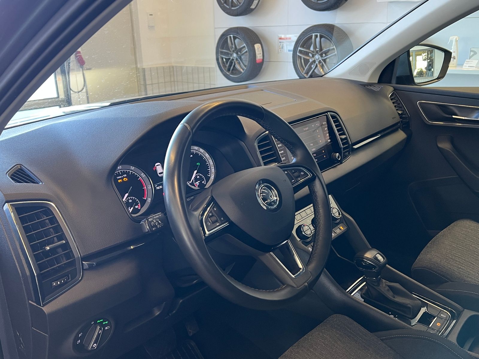 Fahrzeugabbildung SKODA Karoq Style 1.5 TSI DSG *AHK, LED, Kamera, LM'-1