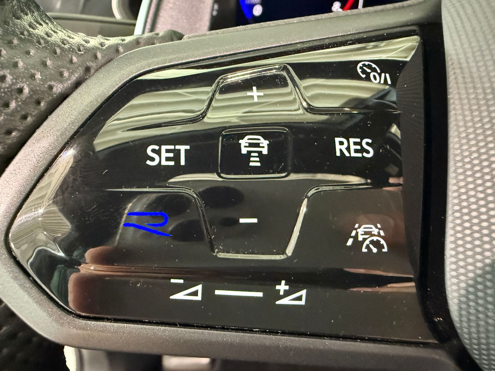 Volkswagen Tiguan R 4Motion IQ DSG LED PANO SHZ AHK foto 20