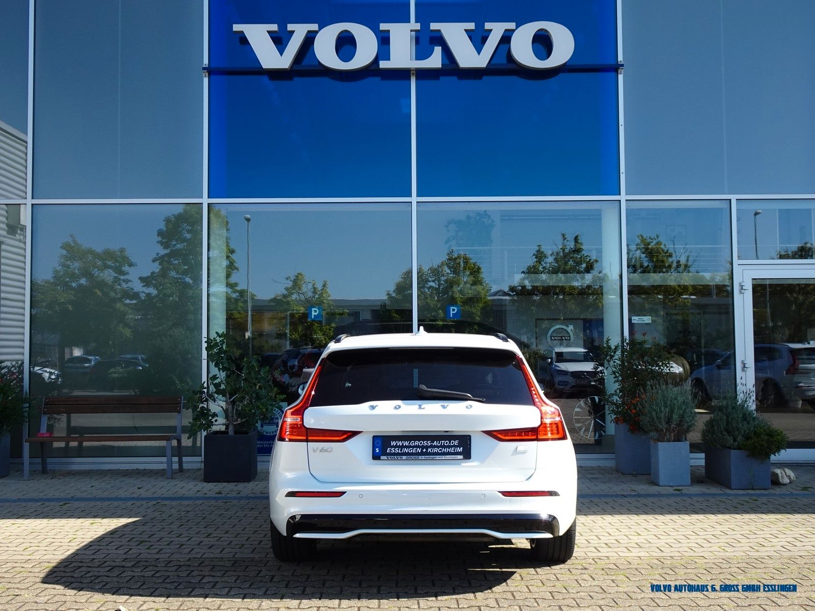 Volvo V60 T8 AWD Recharge Ultimate Dark foto 5