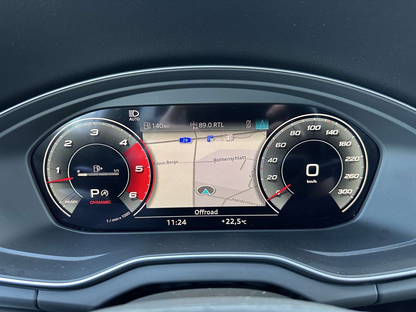 Fahrzeugabbildung Audi SQ5 Black NAV+LED+KAMERA+LUFTFEDERUNG+21ZOLL+VC