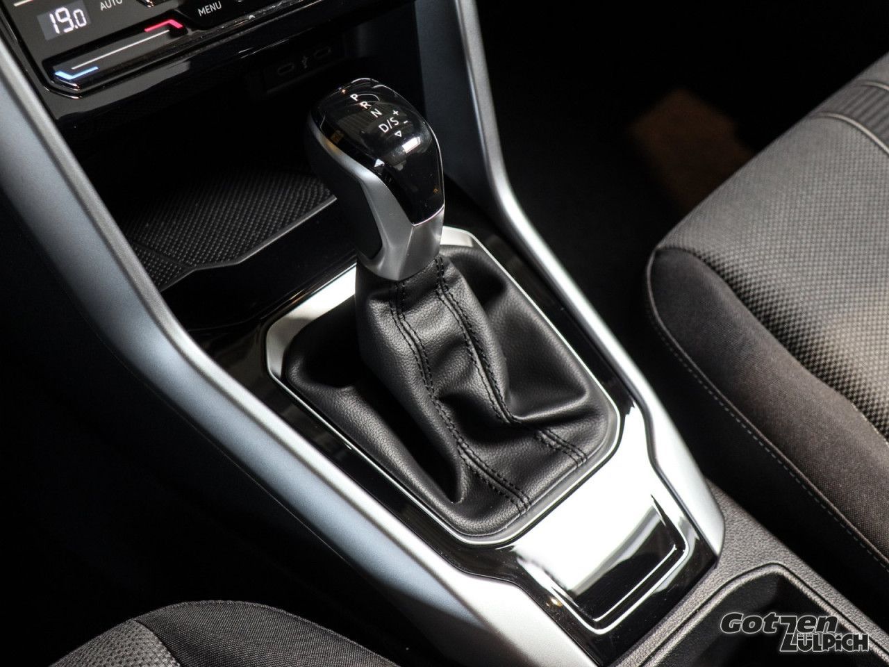 Fahrzeugabbildung Volkswagen T-Roc Cabriolet Style 1,5TSI DSG Navi PDC LED