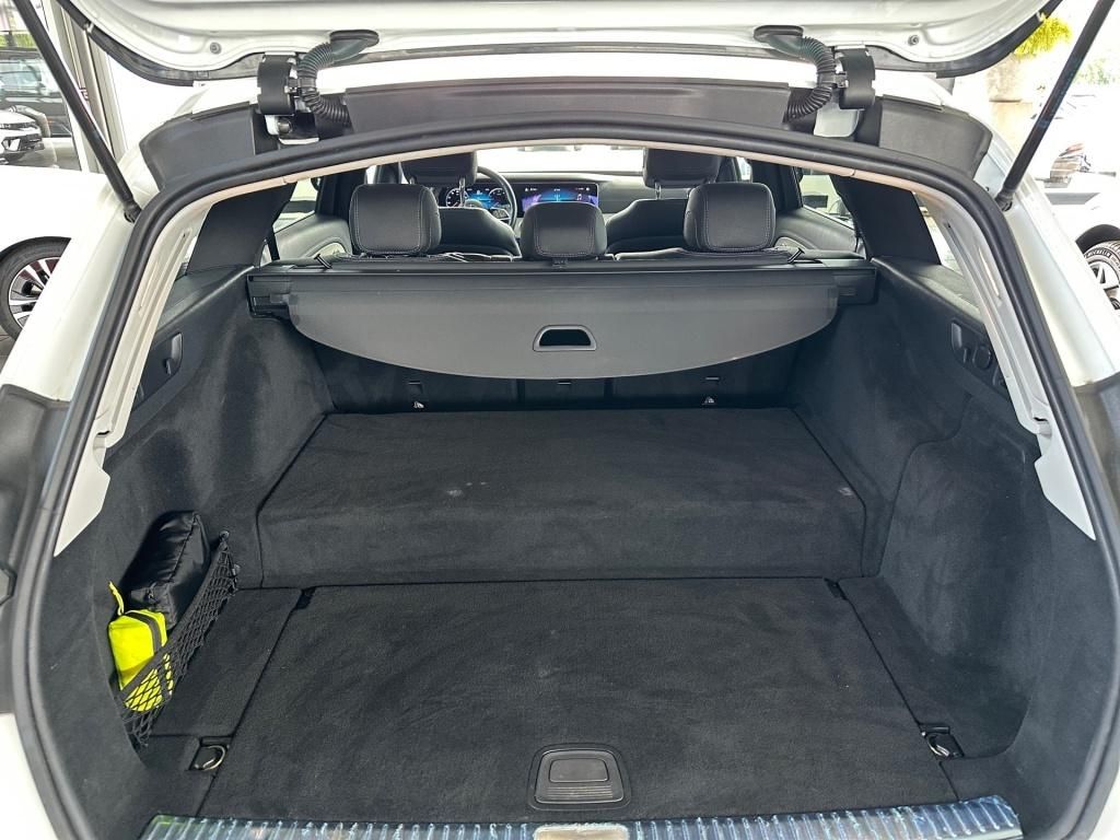 Fahrzeugabbildung Mercedes-Benz E 300 deT Luxury ACC LED SHZ Ambie. el.Heck KAM