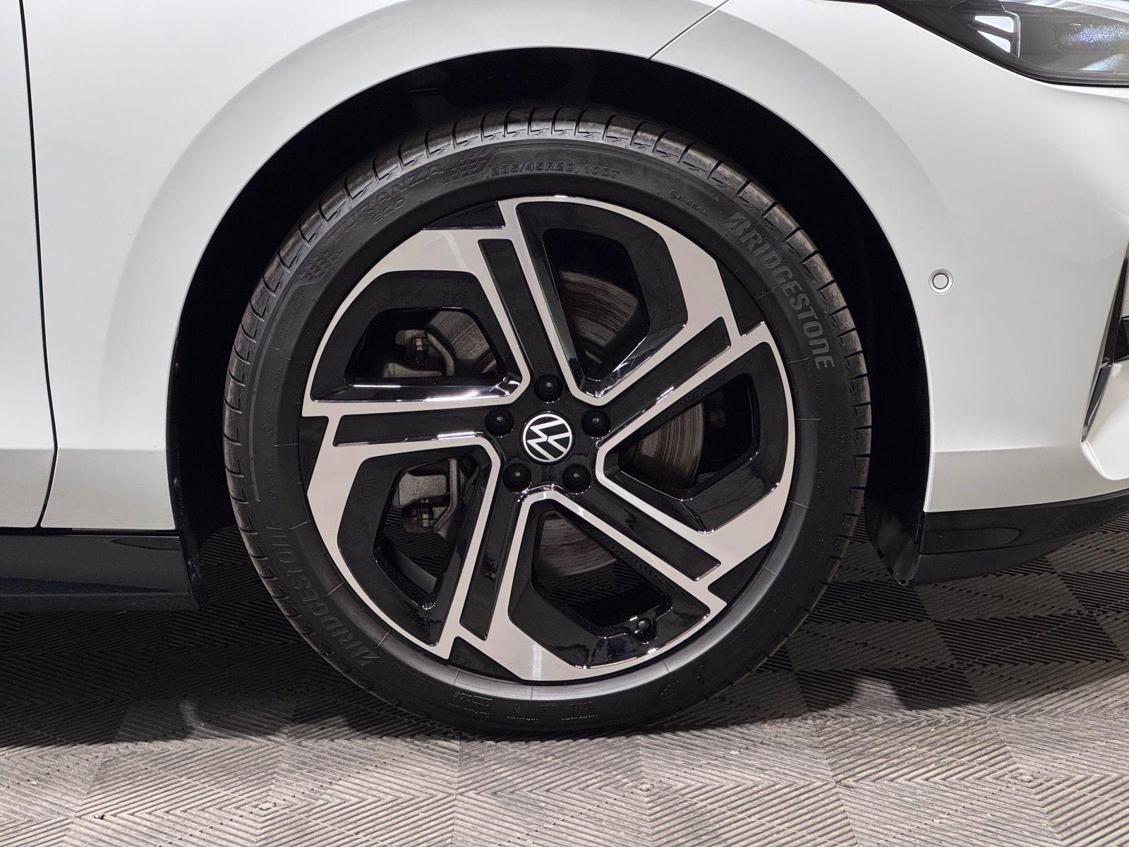 Volkswagen ID.7 Tourer GTX | MATRIX NAVI PANO HARMAN AHK