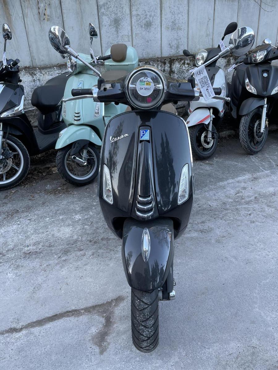 Vespa Primavera 125 ABS LED USB