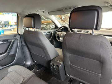 MYAUTOCENTER – Gebraucht- und Jahreswagen mit Werkstattservice in Pfaffenhofen Volkswagen Passat *ACC*NAV*AHK*PDC*SitzHZ*2-ZONEN*TotWinkel